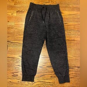 Athleta Charcoal Textured Joggers size 8